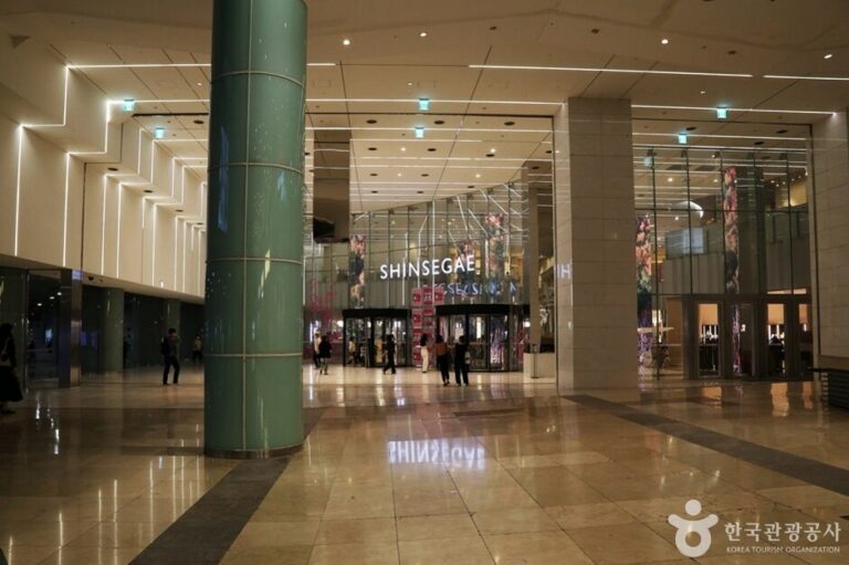 Shinsegae Centum City: World Largest Department Store