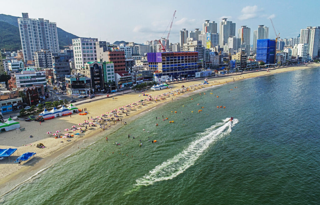 Millak Waterside Park: Sunset Walk in Busan